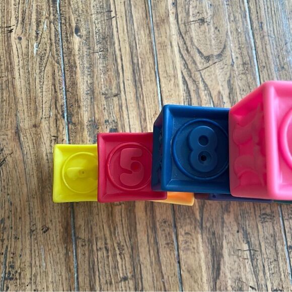 B. You Set of 10 Baby Stacking/ Counting Cubes in Bag - Squeak! - Picture 7 of 10